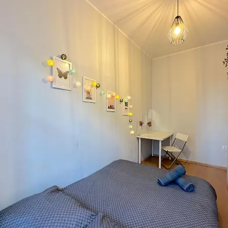 Butterfly - 15 Minutes To Old Town & Sea ホームステイ *